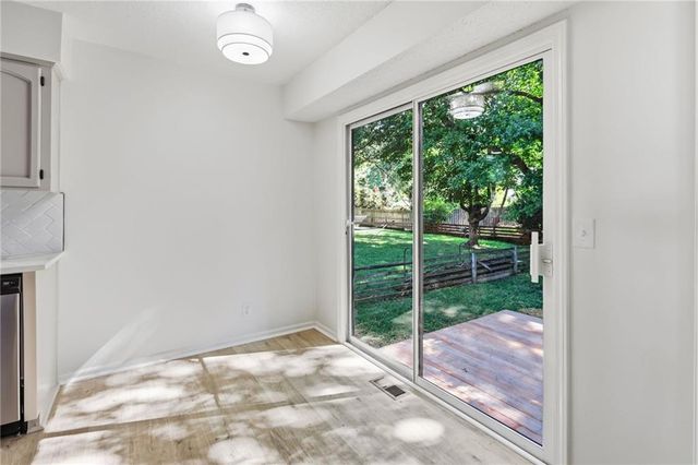 10223 Rosehill Road, Lenexa, KS 66215
