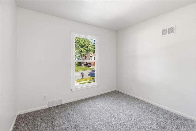 10223 Rosehill Road, Lenexa, KS 66215