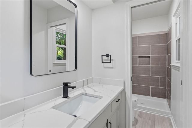 10223 Rosehill Road, Lenexa, KS 66215