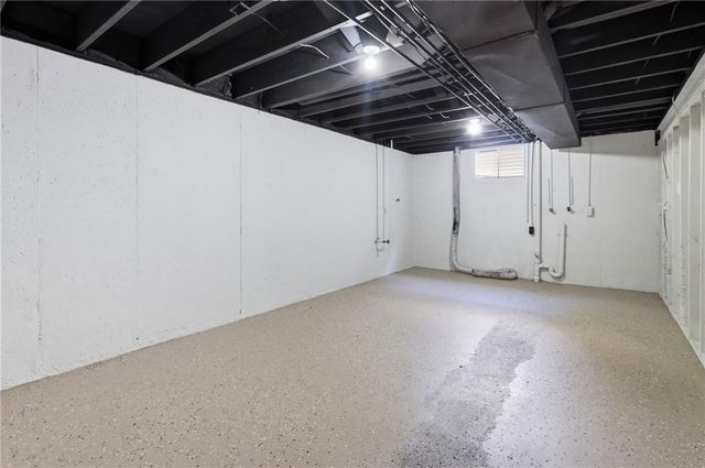 10223 Rosehill Road, Lenexa, KS 66215