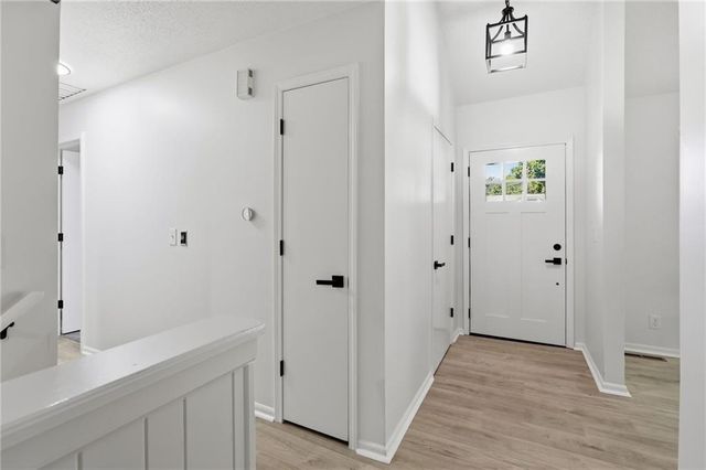 10223 Rosehill Road, Lenexa, KS 66215