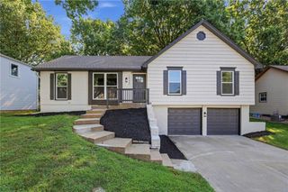 10223 Rosehill Road, Lenexa, KS 66215