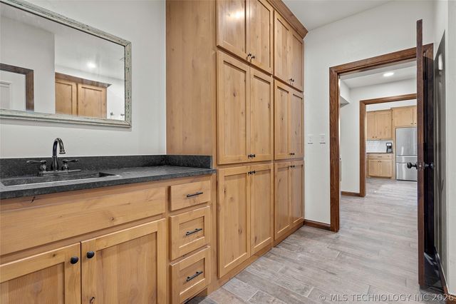14570 Box Road, Lexington, OK 73051