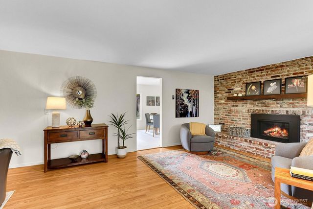 13325 19th Avenue NE, Seattle, WA 98125