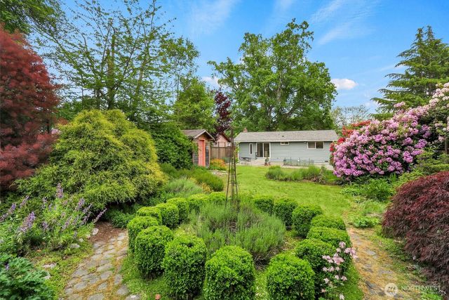 13325 19th Avenue NE, Seattle, WA 98125