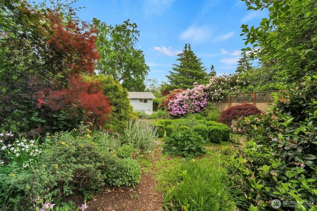 13325 19th Avenue NE, Seattle, WA 98125