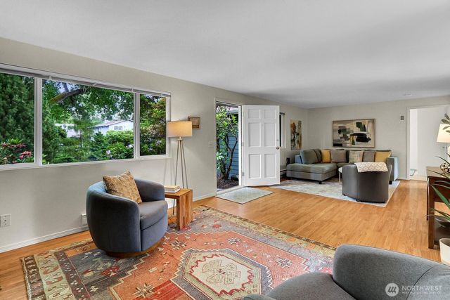 13325 19th Avenue NE, Seattle, WA 98125