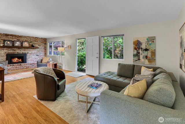 13325 19th Avenue NE, Seattle, WA 98125