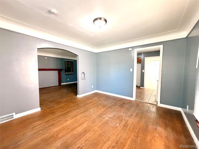 10897 Lakepointe Street, Detroit, MI 48224