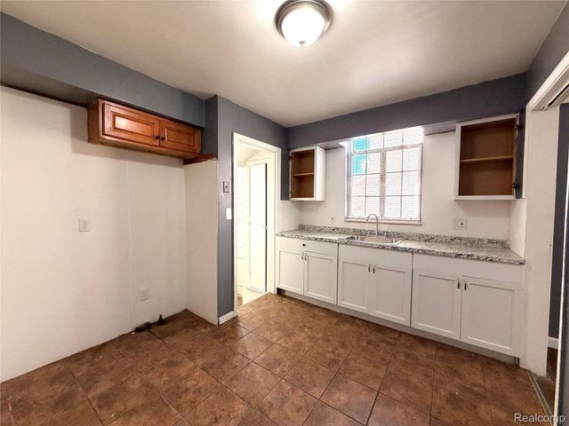 10897 Lakepointe Street, Detroit, MI 48224