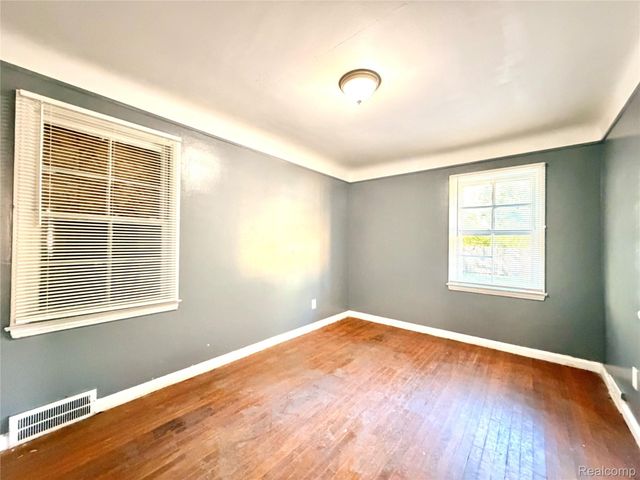 10897 Lakepointe Street, Detroit, MI 48224