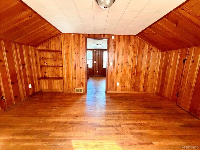 10897 Lakepointe Street, Detroit, MI 48224
