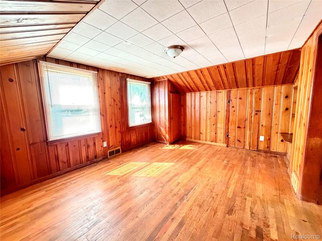 10897 Lakepointe Street, Detroit, MI 48224