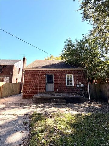 10897 Lakepointe Street, Detroit, MI 48224