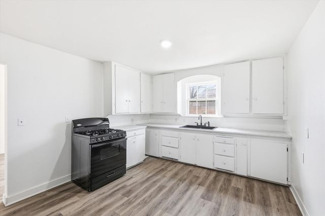 803 E 14th Street, Bonham, TX 75418