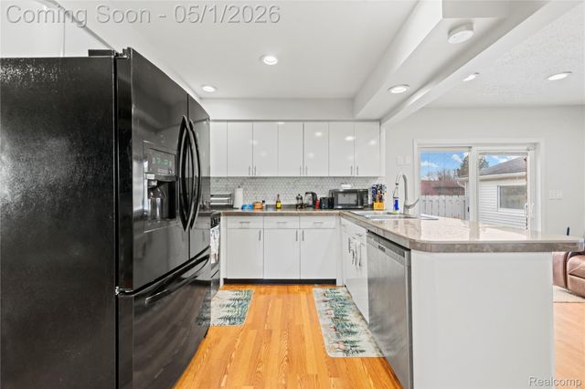 33615 VICEROY Drive, Sterling Heights, MI 48310