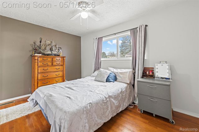 33615 VICEROY Drive, Sterling Heights, MI 48310