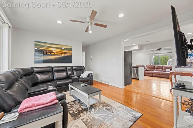 33615 VICEROY Drive, Sterling Heights, MI 48310