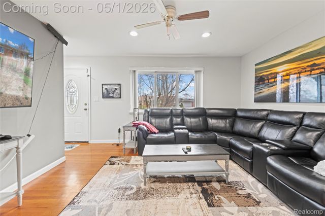 33615 VICEROY Drive, Sterling Heights, MI 48310