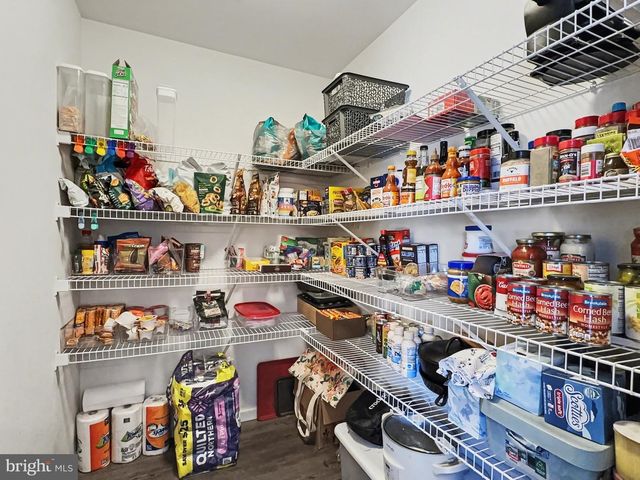 10 CORIANDER LN, Manchester, PA 17345