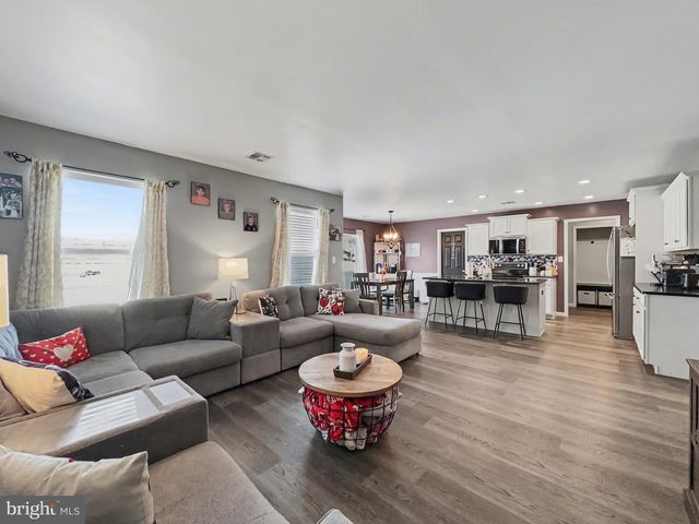 10 CORIANDER LN, Manchester, PA 17345