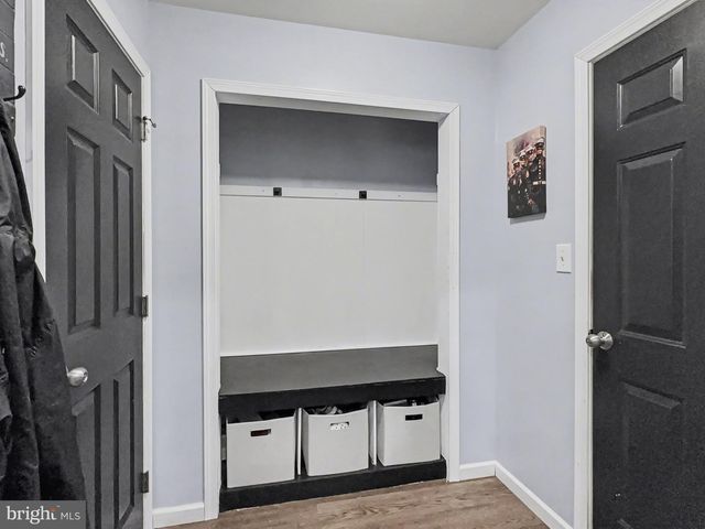 10 CORIANDER LN, Manchester, PA 17345