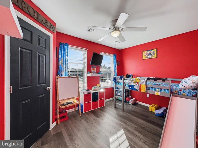 10 CORIANDER LN, Manchester, PA 17345