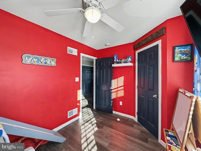 10 CORIANDER LN, Manchester, PA 17345