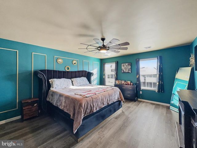 10 CORIANDER LN, Manchester, PA 17345