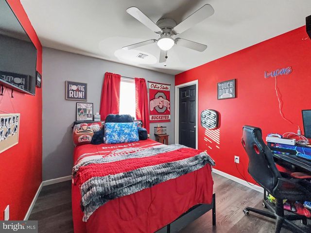 10 CORIANDER LN, Manchester, PA 17345