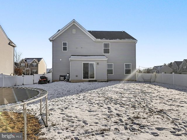 10 CORIANDER LN, Manchester, PA 17345