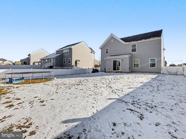 10 CORIANDER LN, Manchester, PA 17345