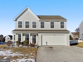 10 CORIANDER LN, Manchester, PA 17345