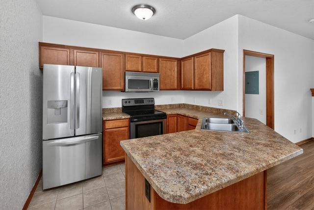 2406 NE Oak Drive 3, Ankeny, IA 50021