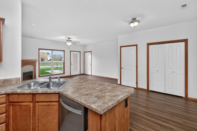 2406 NE Oak Drive 3, Ankeny, IA 50021