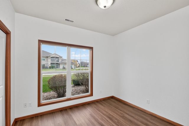 2406 NE Oak Drive 3, Ankeny, IA 50021