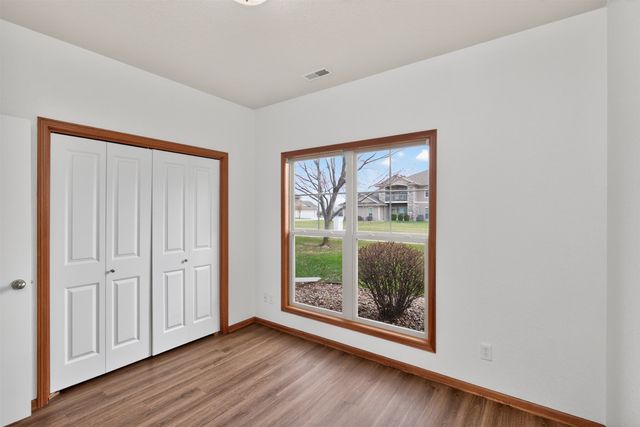2406 NE Oak Drive 3, Ankeny, IA 50021