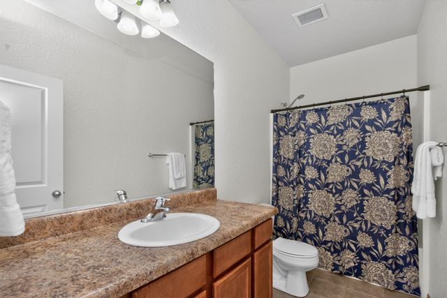 2406 NE Oak Drive 3, Ankeny, IA 50021