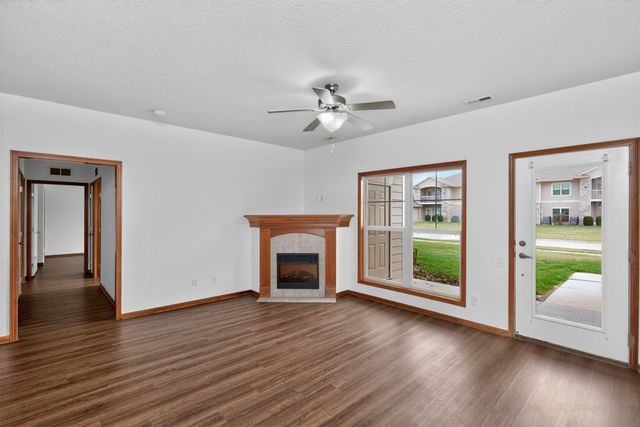 2406 NE Oak Drive 3, Ankeny, IA 50021