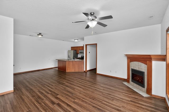 2406 NE Oak Drive 3, Ankeny, IA 50021