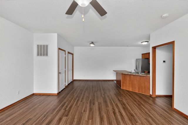 2406 NE Oak Drive 3, Ankeny, IA 50021