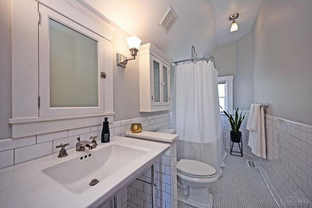 582 Empress Avenue, Cincinnati, OH 45226