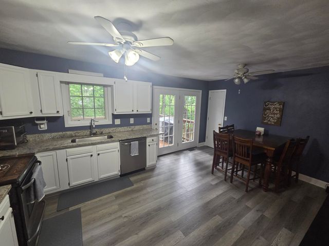 5075 Youngwood DR, Roanoke, VA 24017