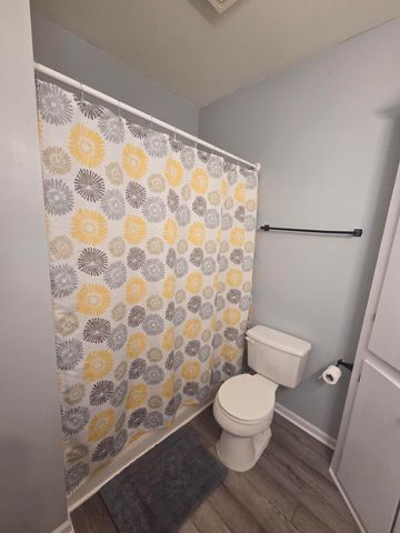 5075 Youngwood DR, Roanoke, VA 24017
