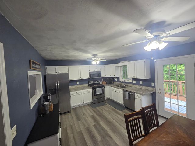 5075 Youngwood DR, Roanoke, VA 24017