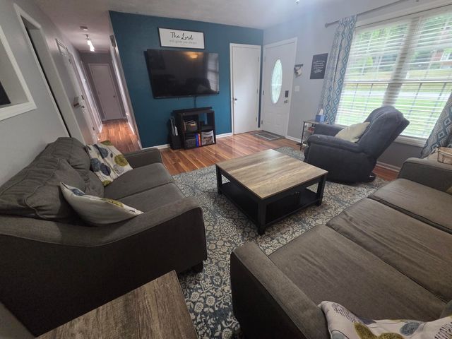 5075 Youngwood DR, Roanoke, VA 24017