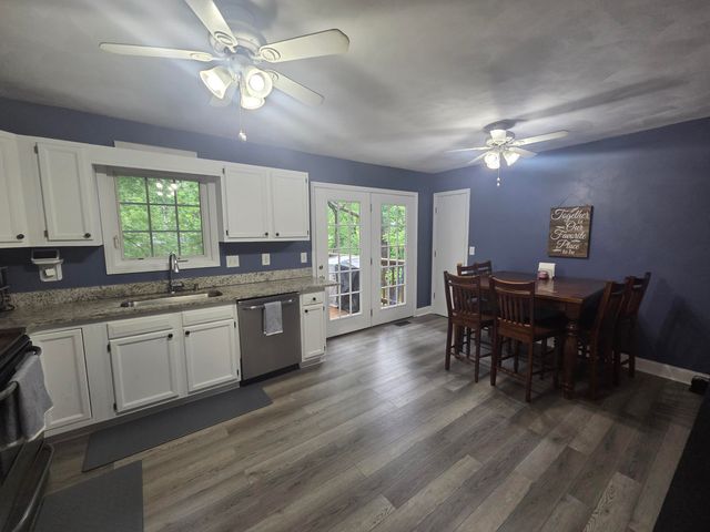 5075 Youngwood DR, Roanoke, VA 24017