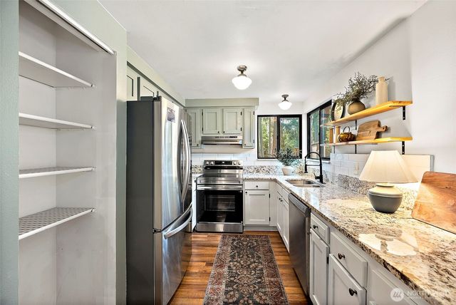 651 Malibu Drive SE, Lacey, WA 98503
