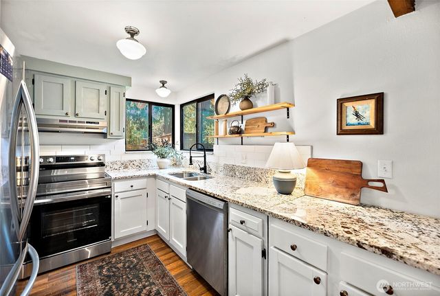 651 Malibu Drive SE, Lacey, WA 98503