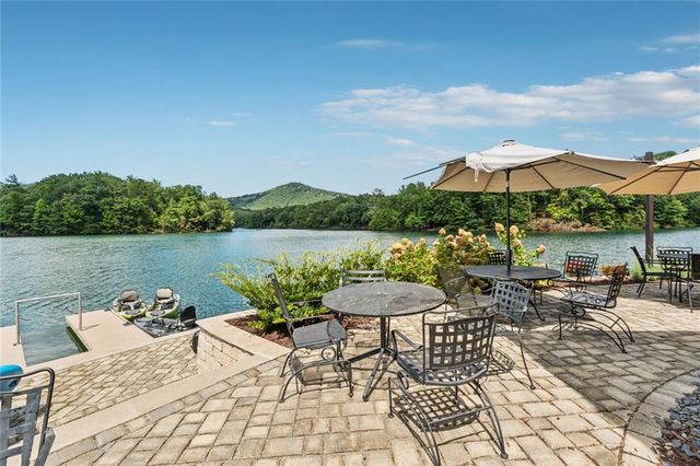 1033 Quail Cove Drive, Jasper, GA 30143